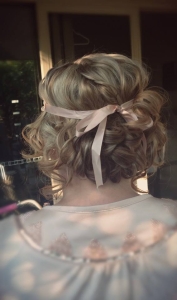 Vintage Gatsby styling hair and makeup